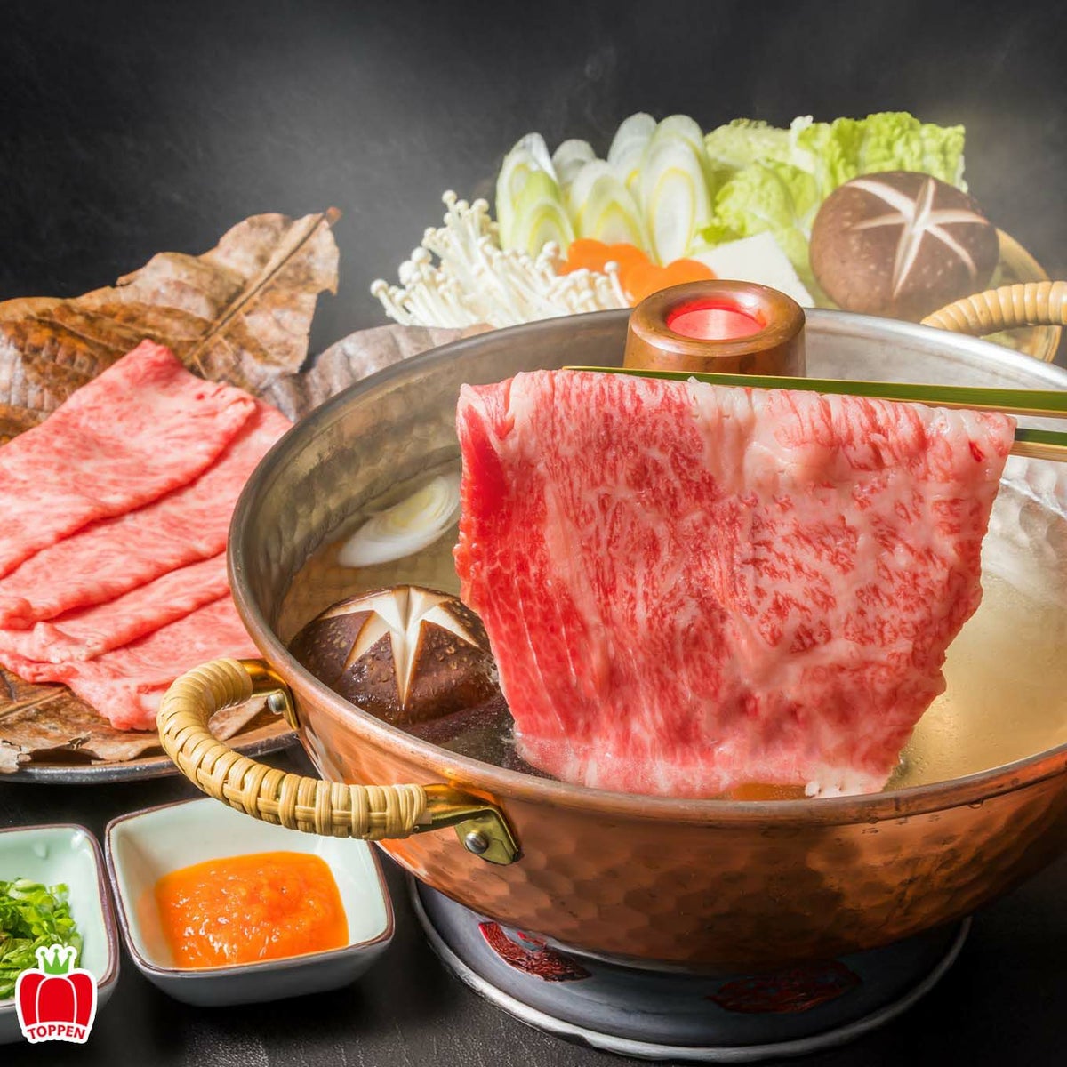 山形牛肩ロース（約500ｇ／しゃぶしゃぶ・すき焼き用）【送料無料】≪冷凍便≫※産地直送のため他の商品と同梱できません